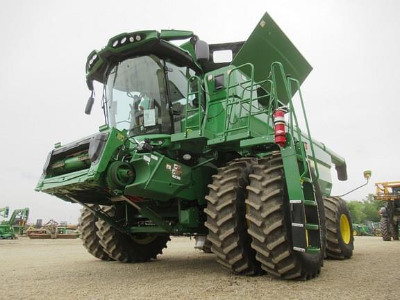 Image of John Deere S780 equipment image 4