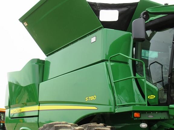 Image of John Deere S780 equipment image 2