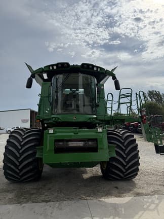 Image of John Deere S780 equipment image 2