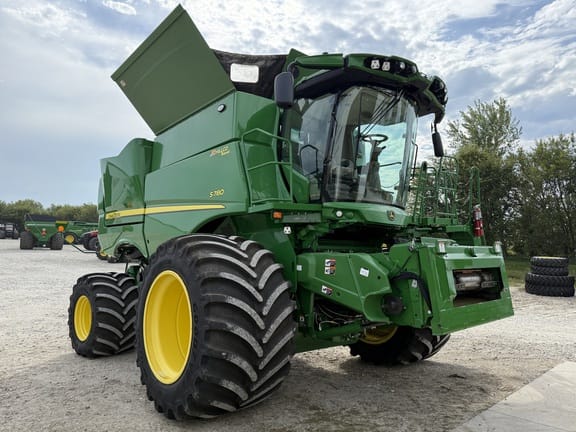 2023 John Deere S780 Equipment Image0