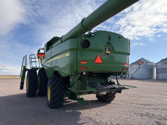 Image of John Deere S780 equipment image 4