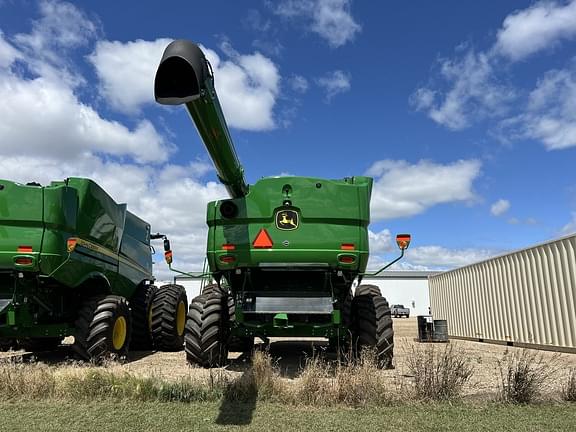 Image of John Deere S780 equipment image 4