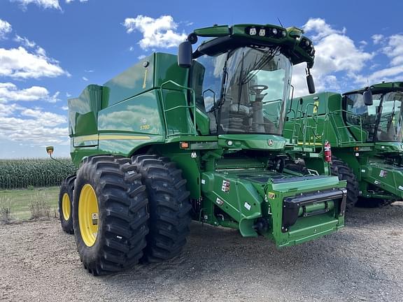 Image of John Deere S780 equipment image 1