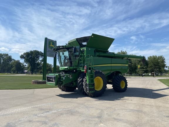 Image of John Deere S780 Primary image