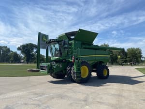 2023 John Deere S780 Image