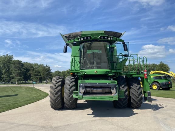 Image of John Deere S780 equipment image 2