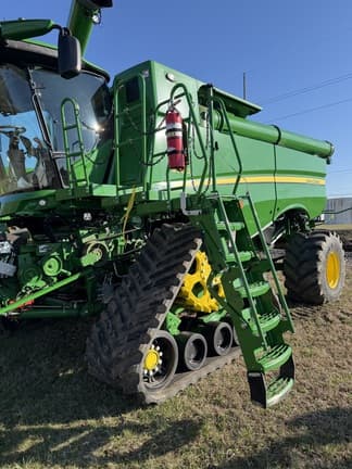 Image of John Deere S780 Primary image