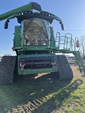 Image of John Deere S780 equipment image 1