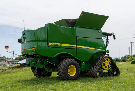 2023 John Deere S780 Equipment Image0