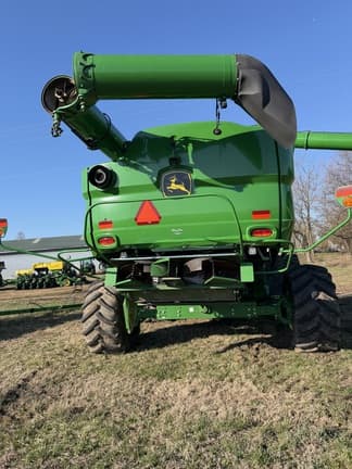 Image of John Deere S780 equipment image 4