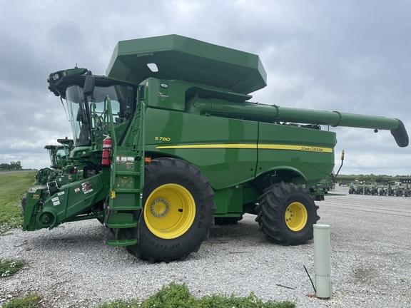 Image of John Deere S780 equipment image 2