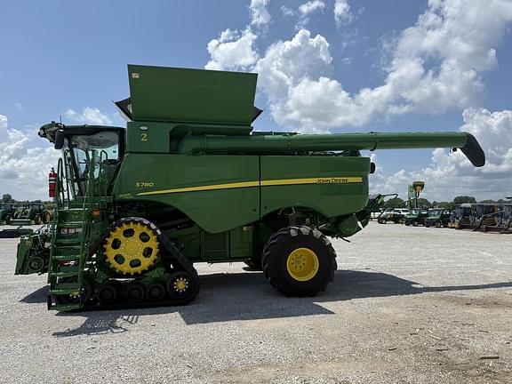 Image of John Deere S780 equipment image 4