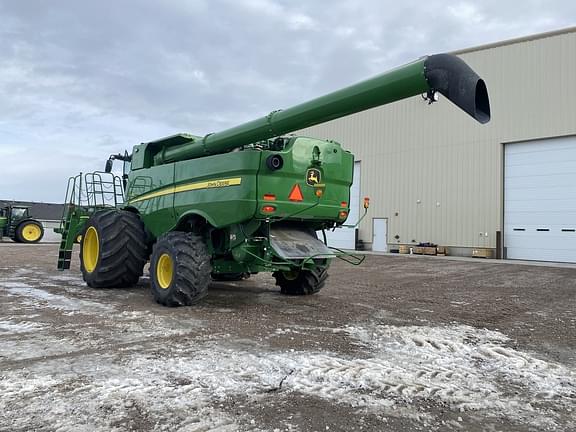 Image of John Deere S780 equipment image 2