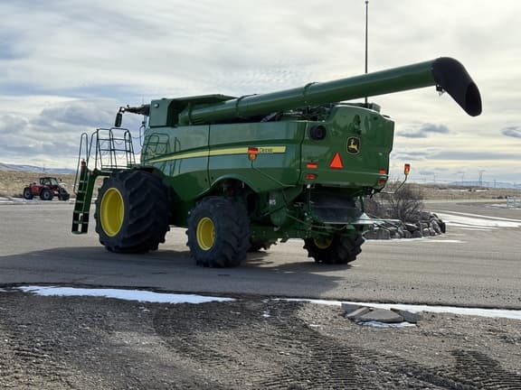 Image of John Deere S780 equipment image 2