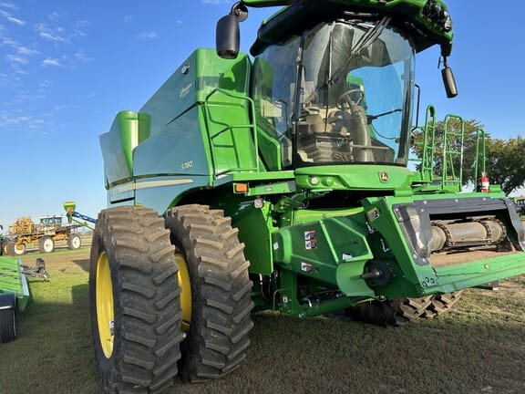 Main image John Deere S780