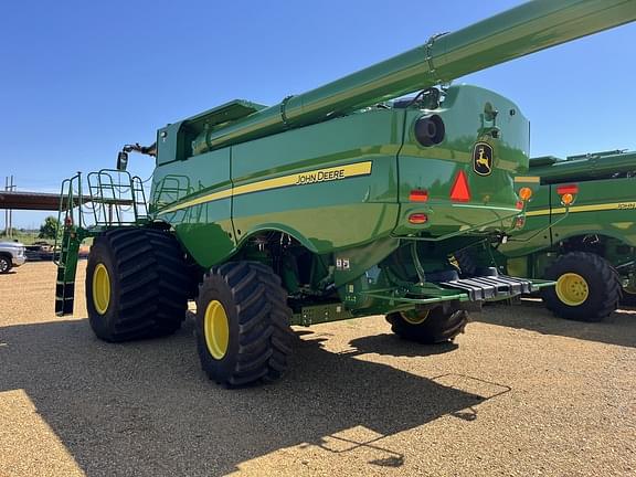 Image of John Deere S780 equipment image 4