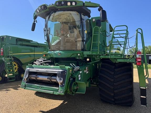 Image of John Deere S780 equipment image 1