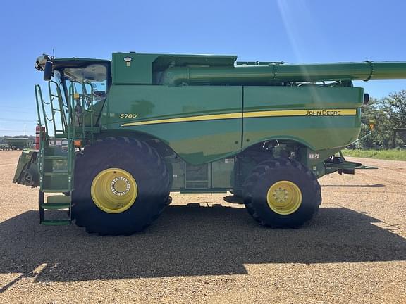 Image of John Deere S780 equipment image 3