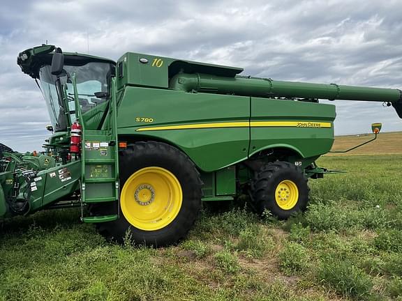 Image of John Deere S780 equipment image 1