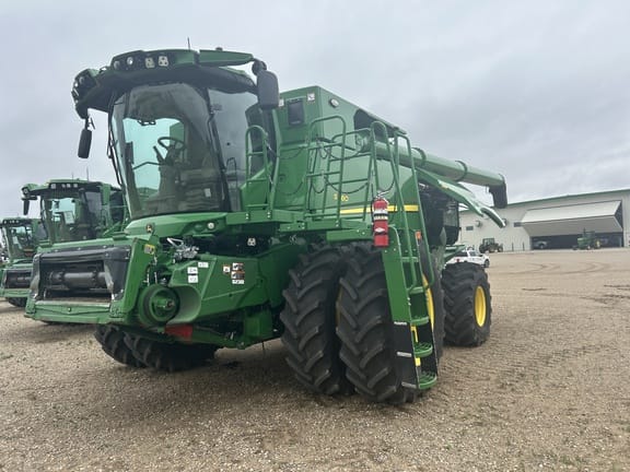 2023 John Deere S780 Equipment Image0