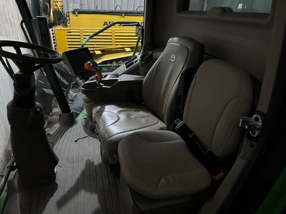 Image of John Deere S780 equipment image 4