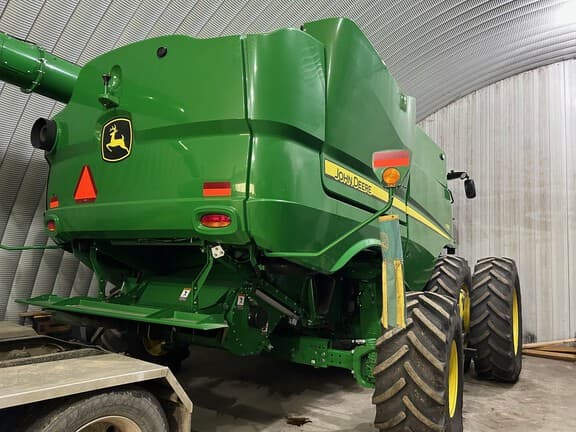 Image of John Deere S780 equipment image 1