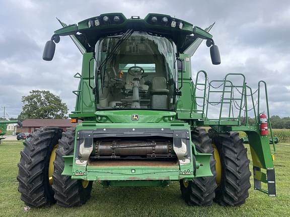 Image of John Deere S780 equipment image 1