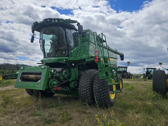 2023 John Deere S780 Equipment Image0