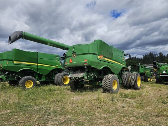 Image of John Deere S780 equipment image 2