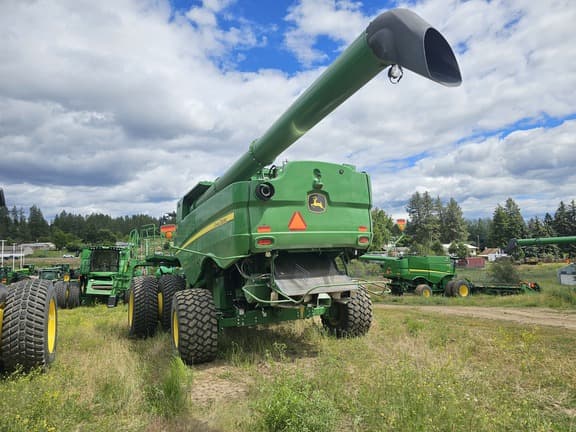 Image of John Deere S780 equipment image 1