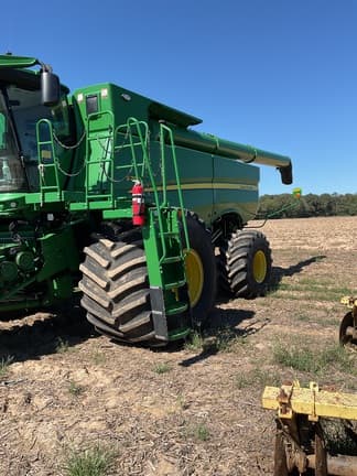 Image of John Deere S780 Primary image