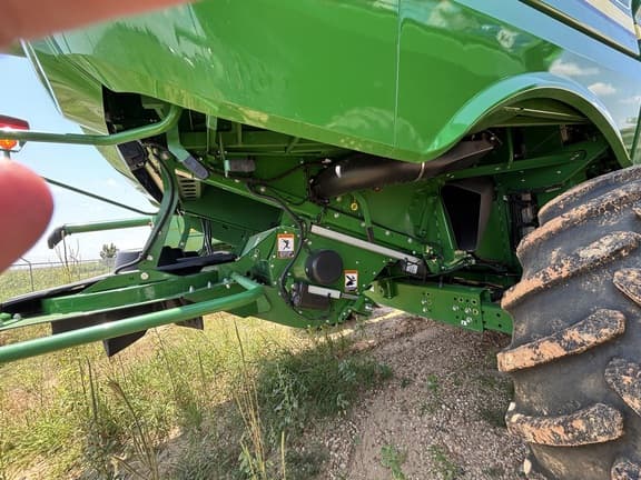 Image of John Deere S780 equipment image 4