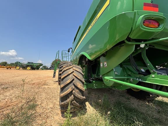 Image of John Deere S780 equipment image 3