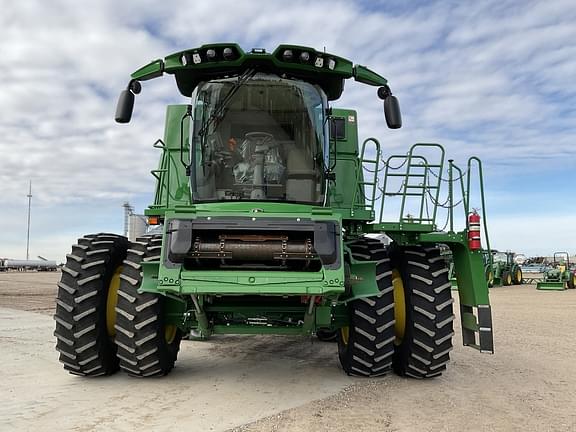 Image of John Deere S780 equipment image 2