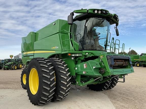 Image of John Deere S780 equipment image 1