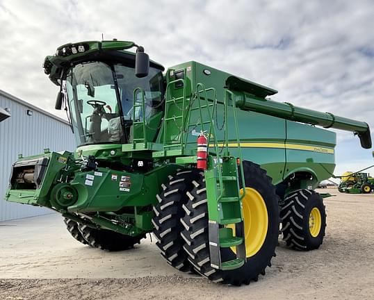 Image of John Deere S780 Primary image