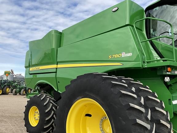 Image of John Deere S780 equipment image 4