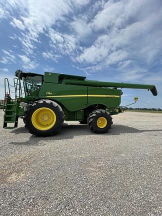 Image of John Deere S780 equipment image 1