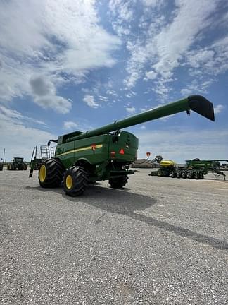 Image of John Deere S780 equipment image 2