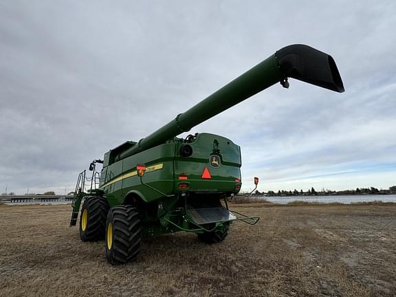 Image of John Deere S780 equipment image 2