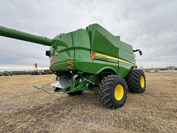 Image of John Deere S780 equipment image 4