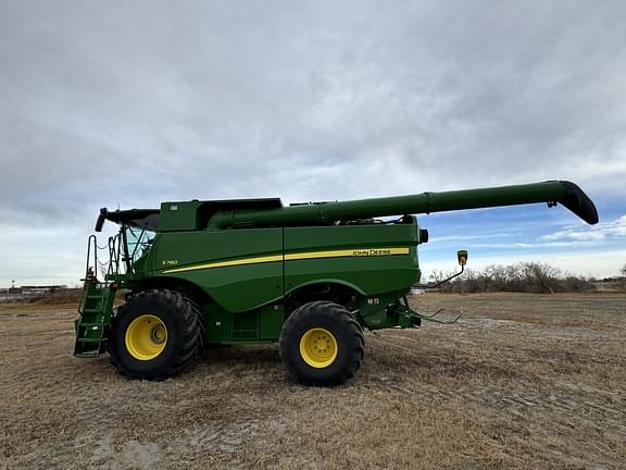 Image of John Deere S780 equipment image 1