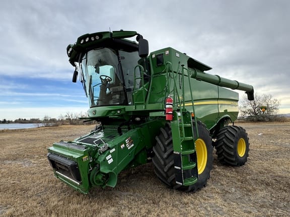2023 John Deere S780 Equipment Image0