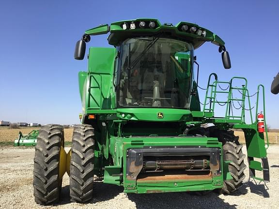 Image of John Deere S780 equipment image 1