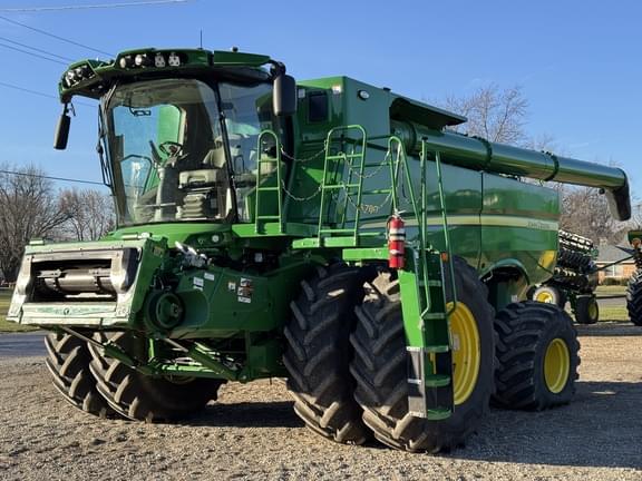 Image of John Deere S780 equipment image 1
