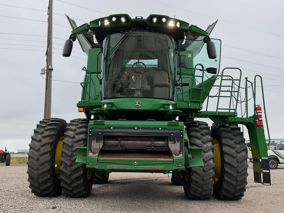 Image of John Deere S780 equipment image 1