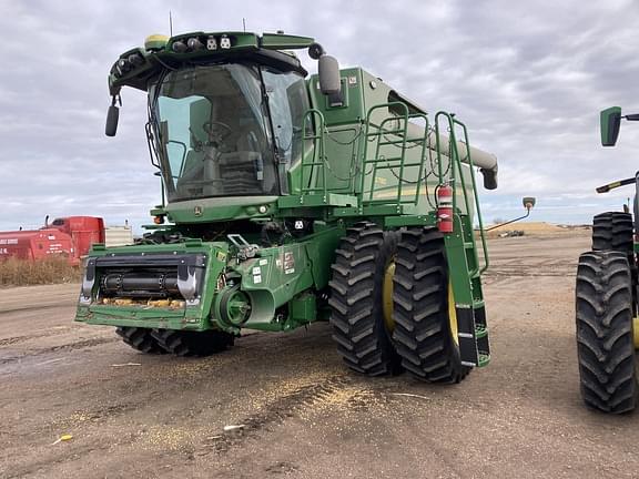 Image of John Deere S780 equipment image 1