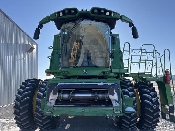 Image of John Deere S780 equipment image 1
