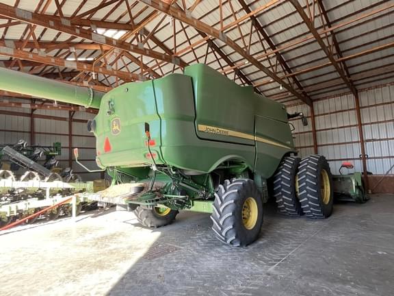 Image of John Deere S780 equipment image 2