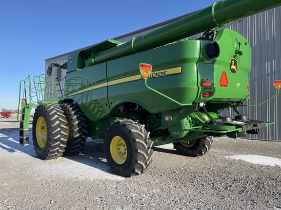 Image of John Deere S780 equipment image 3